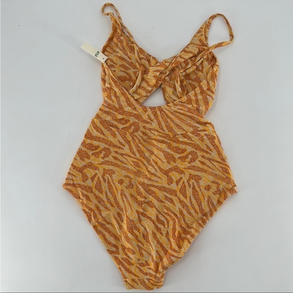 Aerie twist front cut out swimsuit - Small long - Picture 5 of 9
